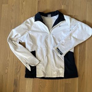 Nike women’s zippered jacket. Size medium